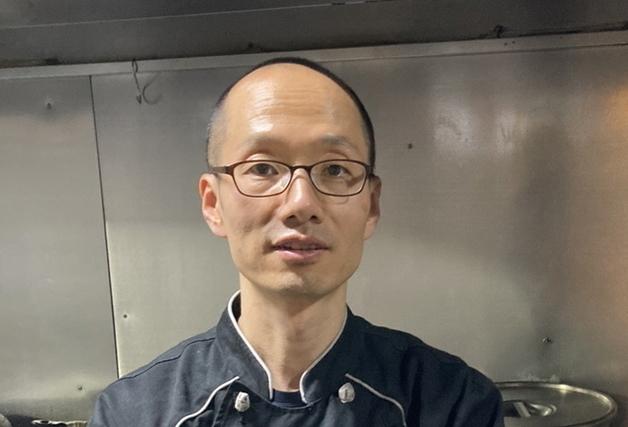 [전호제의 먹거리 이야기] '빈 숟가락에 담긴 마음'