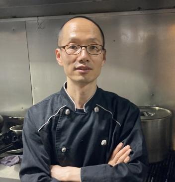 [전호제의 먹거리 이야기] '빈 숟가락에 담긴 마음'