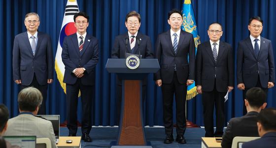 국정원은 대북, 안보실은 4강 외교…자주·동맹파 동시 기용의 함의